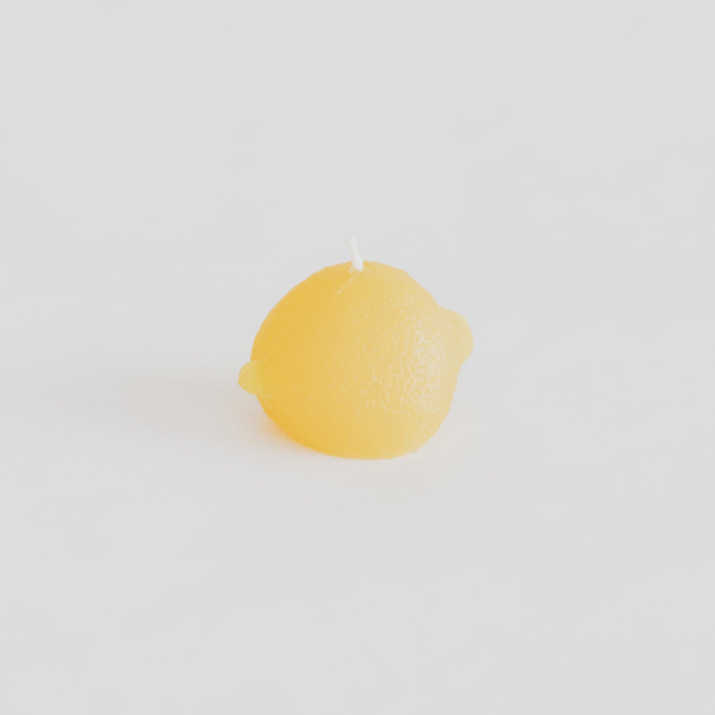 beeswax lemon candle